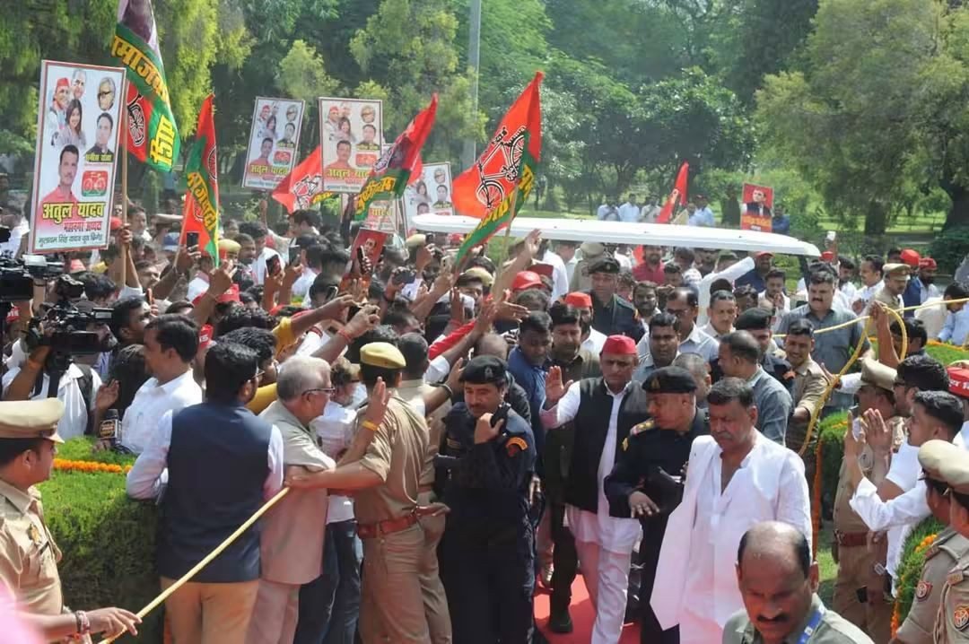 अखिलेश यादव का चुनाव आयोग पर बड़ा हमला, बोले- ‘भाजपा के इशारे पर काम कर रही संवैधानिक संस्थाएं’; वोट चोरी के आरोपों पर उठाए सवाल