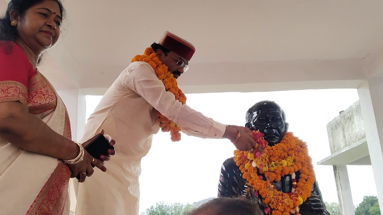 गोंडा में धूमधाम से मनी सरदार पटेल की 151वीं जयंती, सपा नेताओं ने माल्यार्पण कर किया नमन
