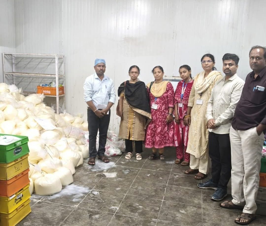 महाराष्ट्र में FDA की बड़ी कार्रवाई: सोलापुर में खाद्य पदार्थों पर छापेमारी, 19.44 लाख रुपये का तेल, क्रीम, पनीर, खोवा और मिठाइयां जब्त